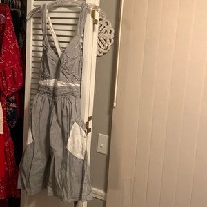 Such a fun summer dress.